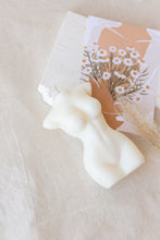 Load image into Gallery viewer, Venus - M