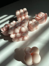 Load image into Gallery viewer, Heart Bubble Cube