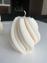 Load image into Gallery viewer, Bella