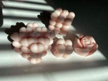 Load image into Gallery viewer, Heart Bubble Cube