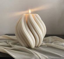 Load image into Gallery viewer, Bella